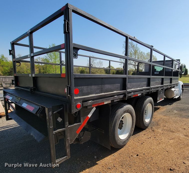 image for item IV9007 2010 Kenworth T300  flatbed truck