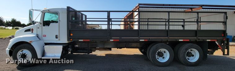 image for item IV9007 2010 Kenworth T300  flatbed truck