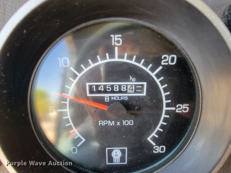 image for item IV9007 2010 Kenworth T300  flatbed truck