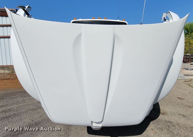 image for item IV9007 2010 Kenworth T300  flatbed truck