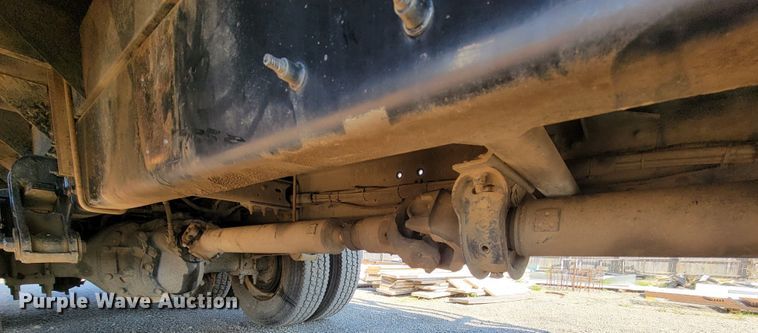 image for item IV9007 2010 Kenworth T300  flatbed truck