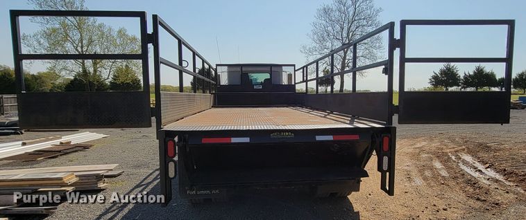 image for item IV9007 2010 Kenworth T300  flatbed truck