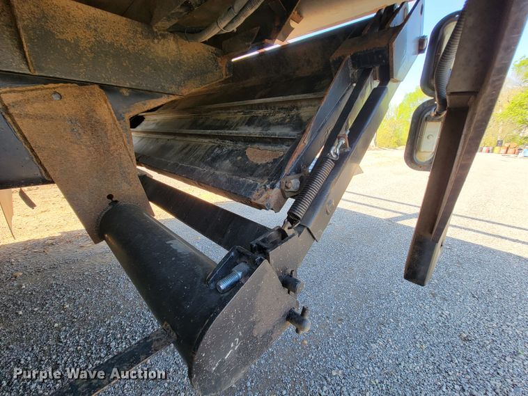 image for item IV9007 2010 Kenworth T300  flatbed truck