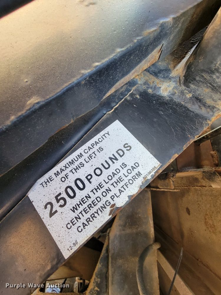 image for item IV9007 2010 Kenworth T300  flatbed truck