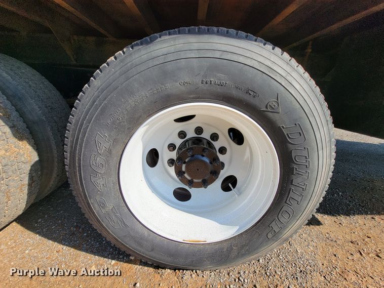 image for item IV9007 2010 Kenworth T300  flatbed truck