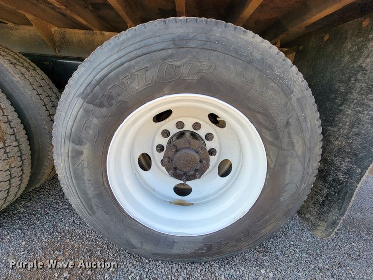 image for item IV9007 2010 Kenworth T300  flatbed truck