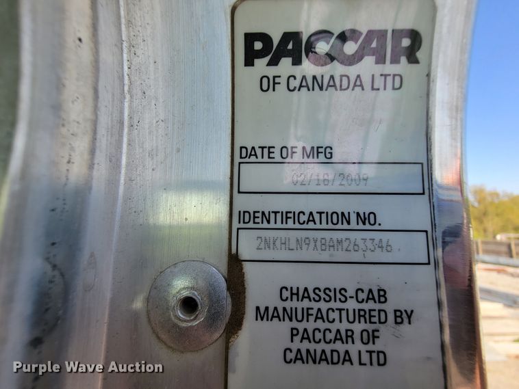 image for item IV9007 2010 Kenworth T300  flatbed truck