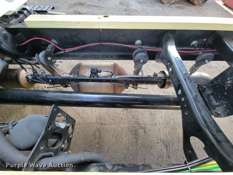 image for item IV9008 2012 International 4300  dump flatbed truck