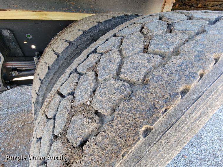 image for item IV9008 2012 International 4300  dump flatbed truck