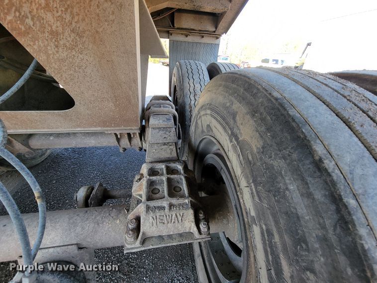 image for item IV9009 1994 Lufkin ULD-II38  end dump trailer