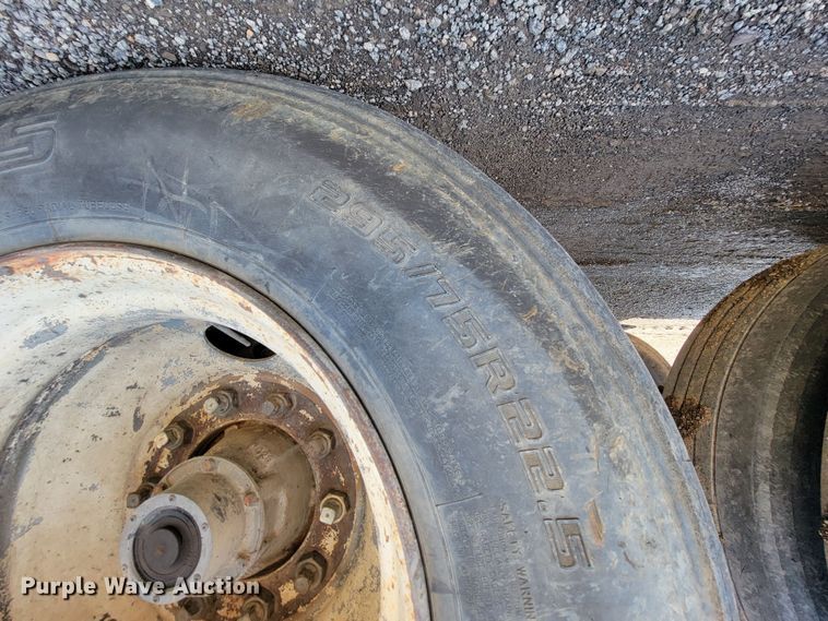 image for item IV9009 1994 Lufkin ULD-II38  end dump trailer