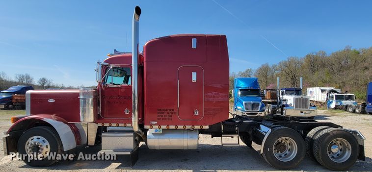 image for item IV9012 1999 Peterbilt 379  semi truck