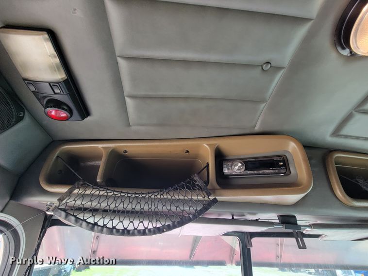 image for item IV9012 1999 Peterbilt 379  semi truck