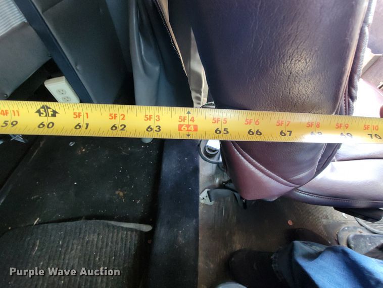 image for item IV9012 1999 Peterbilt 379  semi truck