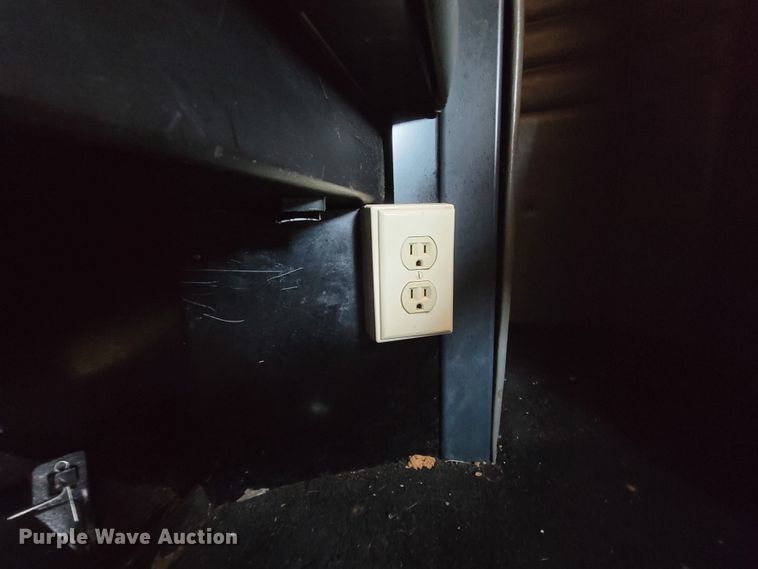 image for item IV9012 1999 Peterbilt 379  semi truck