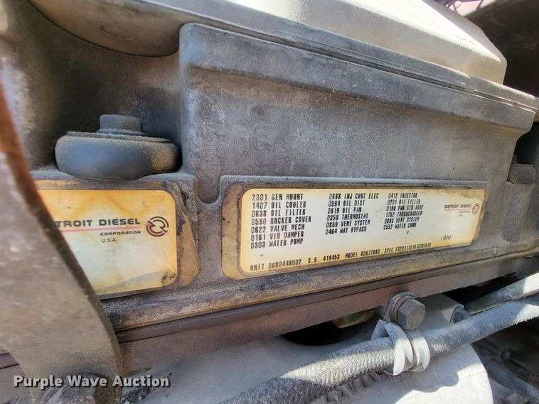 image for item IV9012 1999 Peterbilt 379  semi truck