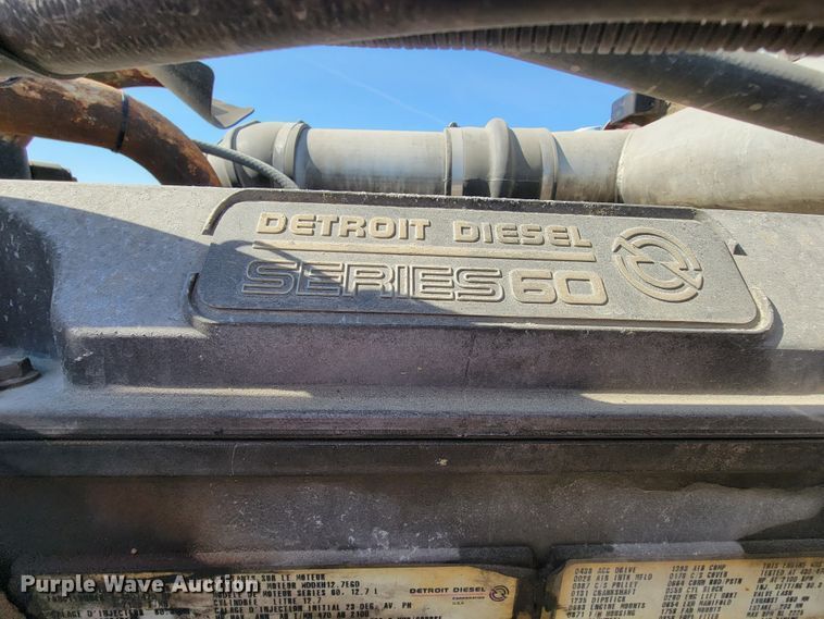 image for item IV9012 1999 Peterbilt 379  semi truck