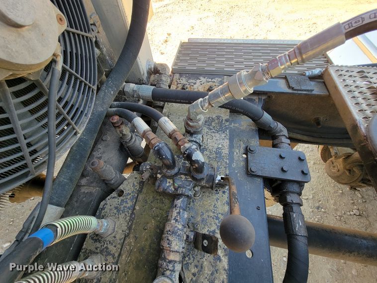 image for item IV9012 1999 Peterbilt 379  semi truck