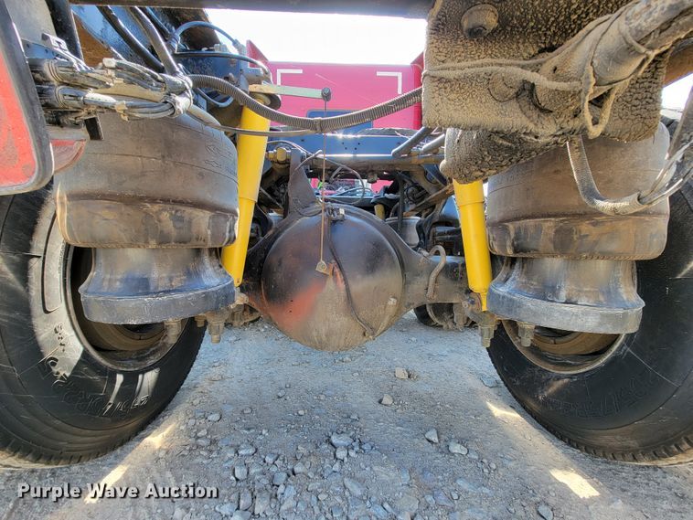 image for item IV9012 1999 Peterbilt 379  semi truck