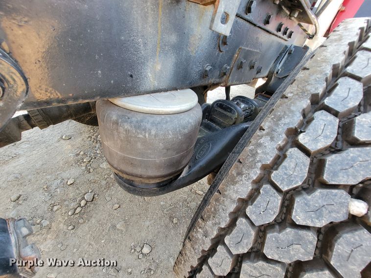 image for item IV9012 1999 Peterbilt 379  semi truck