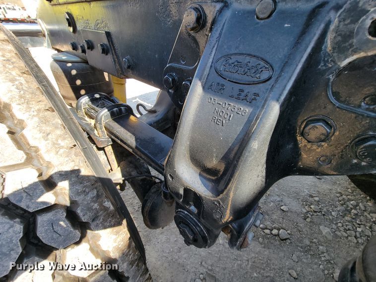 image for item IV9012 1999 Peterbilt 379  semi truck