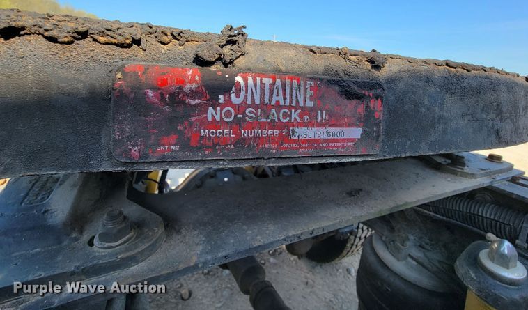 image for item IV9012 1999 Peterbilt 379  semi truck