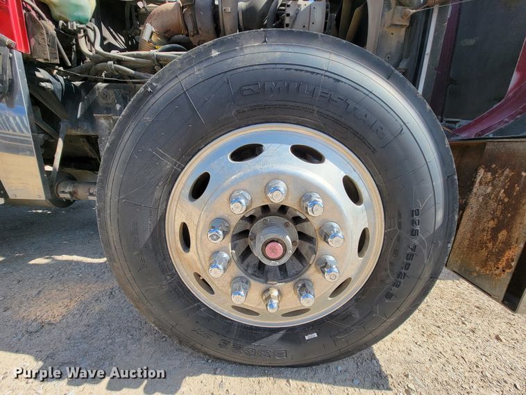 image for item IV9012 1999 Peterbilt 379  semi truck