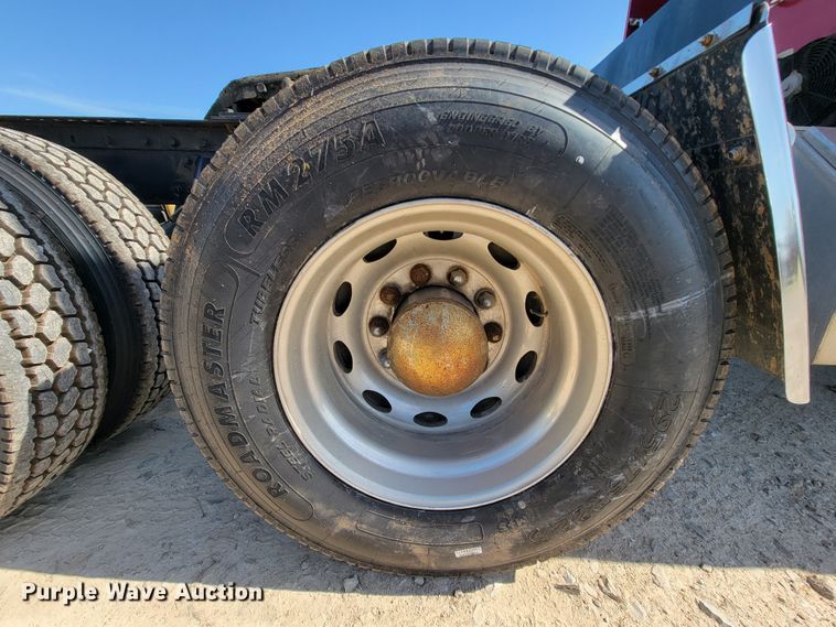 image for item IV9012 1999 Peterbilt 379  semi truck