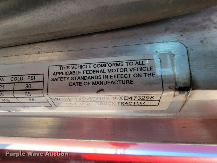 image for item IV9012 1999 Peterbilt 379  semi truck