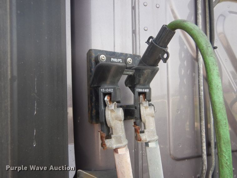 image for item IY9643 2014 Freightliner Cascadia 125  semi truck