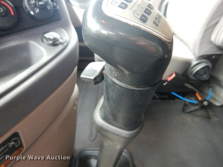 image for item IY9643 2014 Freightliner Cascadia 125  semi truck