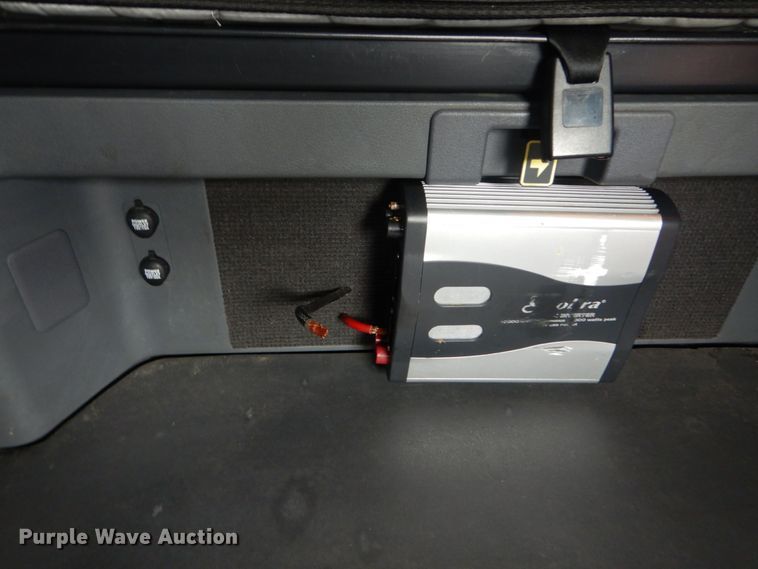 image for item IY9643 2014 Freightliner Cascadia 125  semi truck