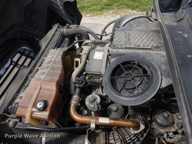 image for item IY9643 2014 Freightliner Cascadia 125  semi truck