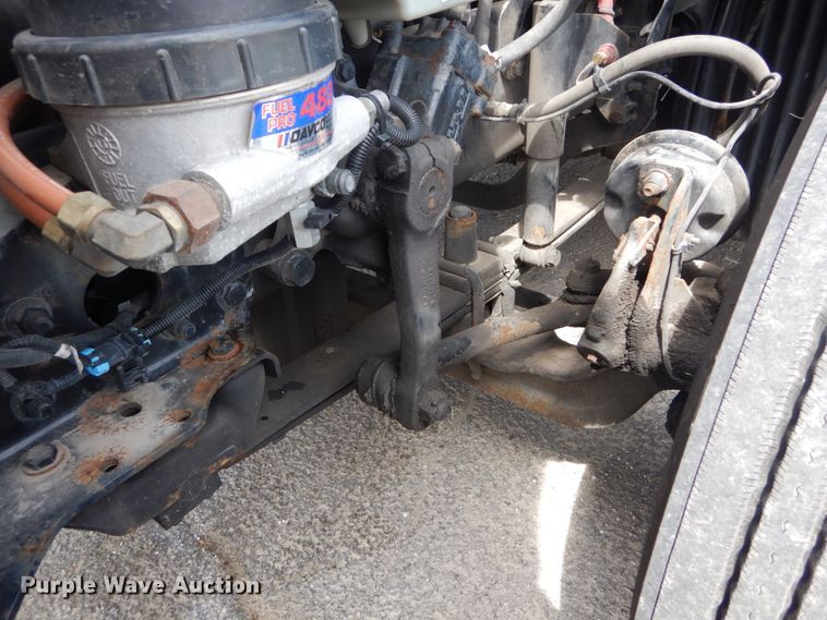 image for item IY9643 2014 Freightliner Cascadia 125  semi truck