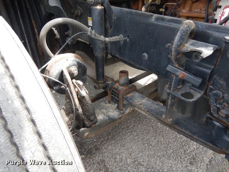 image for item IY9643 2014 Freightliner Cascadia 125  semi truck