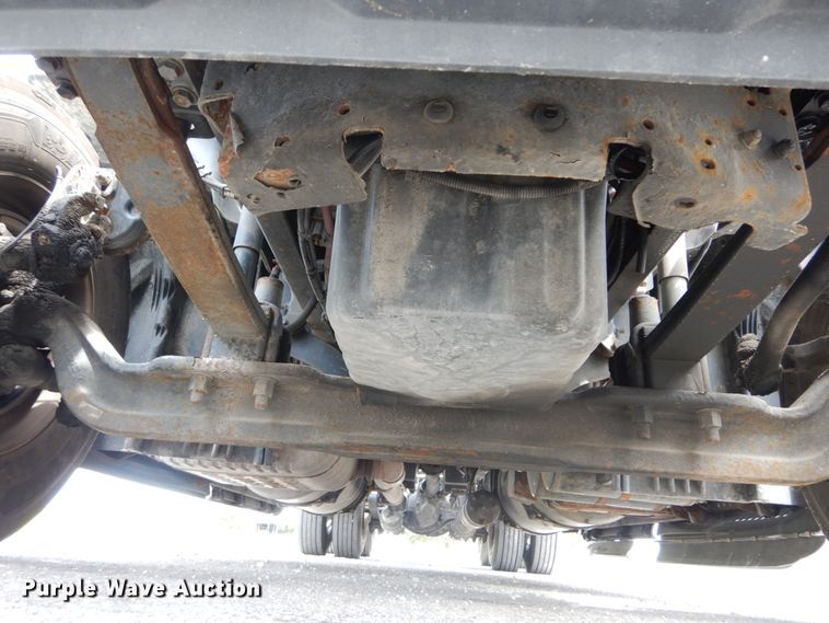 image for item IY9643 2014 Freightliner Cascadia 125  semi truck