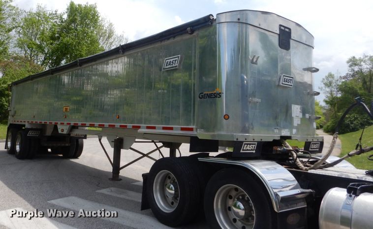 image for item IY9712 2007 East  end dump trailer