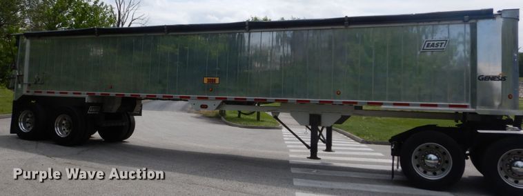 image for item IY9712 2007 East  end dump trailer