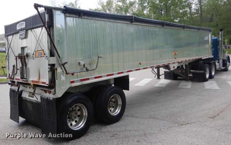 image for item IY9712 2007 East  end dump trailer