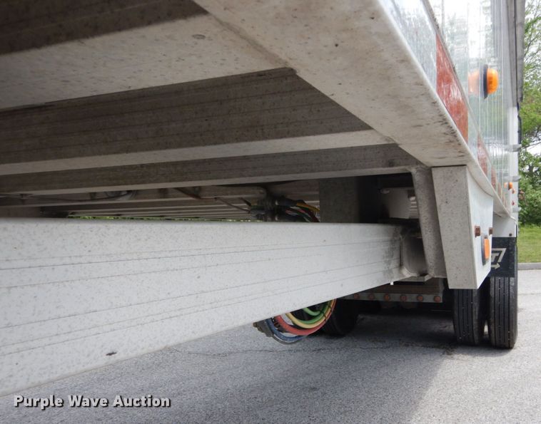 image for item IY9712 2007 East  end dump trailer