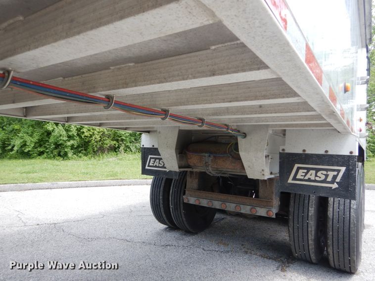 image for item IY9712 2007 East  end dump trailer