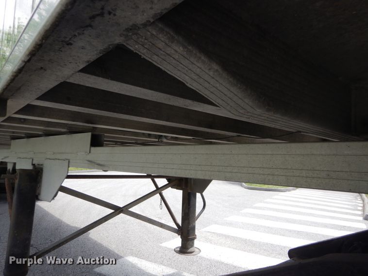 image for item IY9712 2007 East  end dump trailer