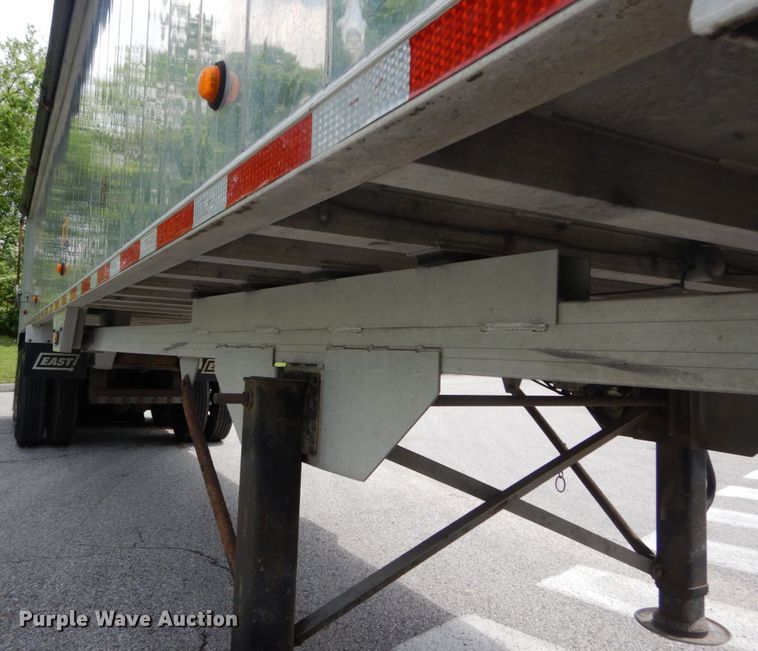 image for item IY9712 2007 East  end dump trailer