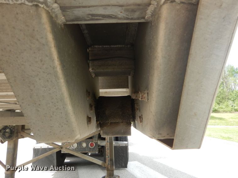 image for item IY9712 2007 East  end dump trailer