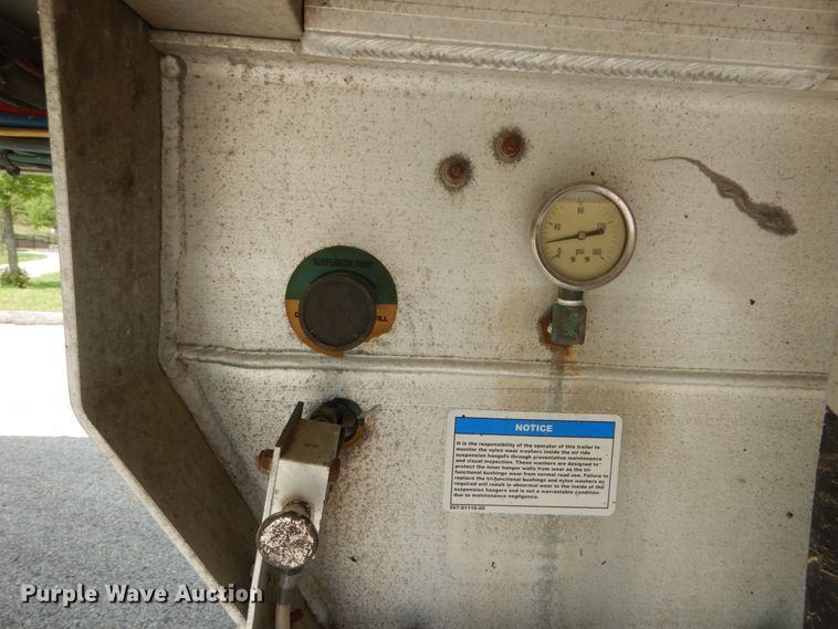 image for item IY9712 2007 East  end dump trailer