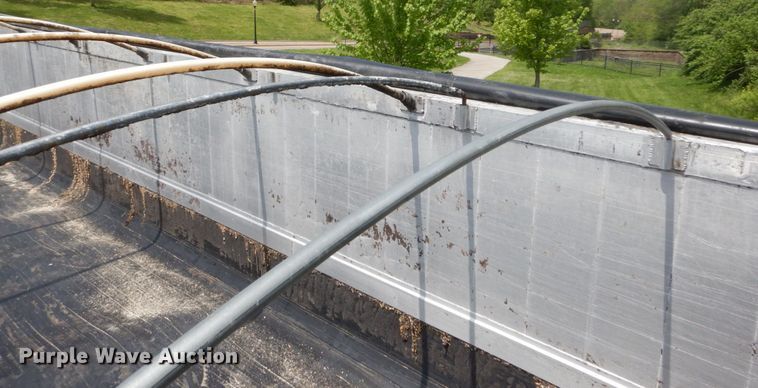 image for item IY9712 2007 East  end dump trailer