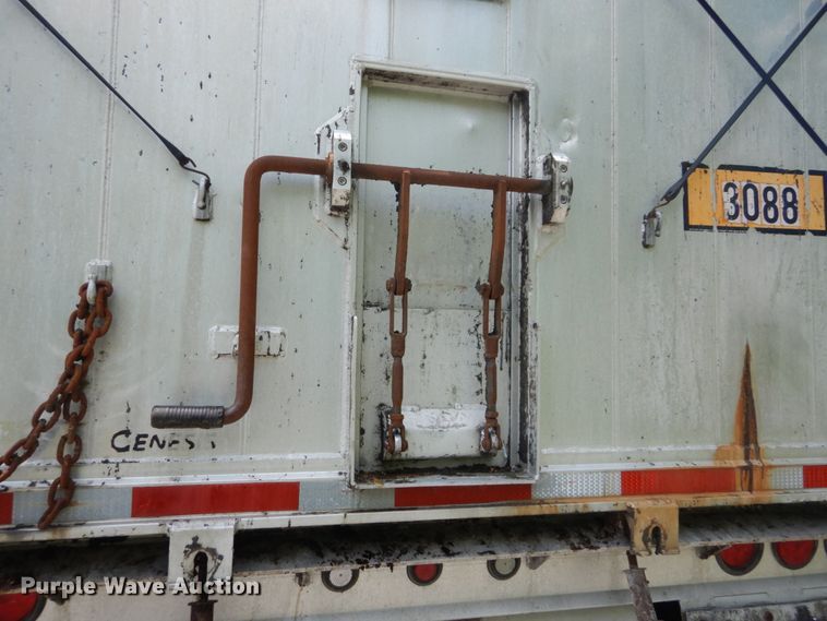 image for item IY9712 2007 East  end dump trailer