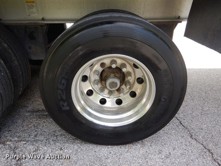 image for item IY9712 2007 East  end dump trailer