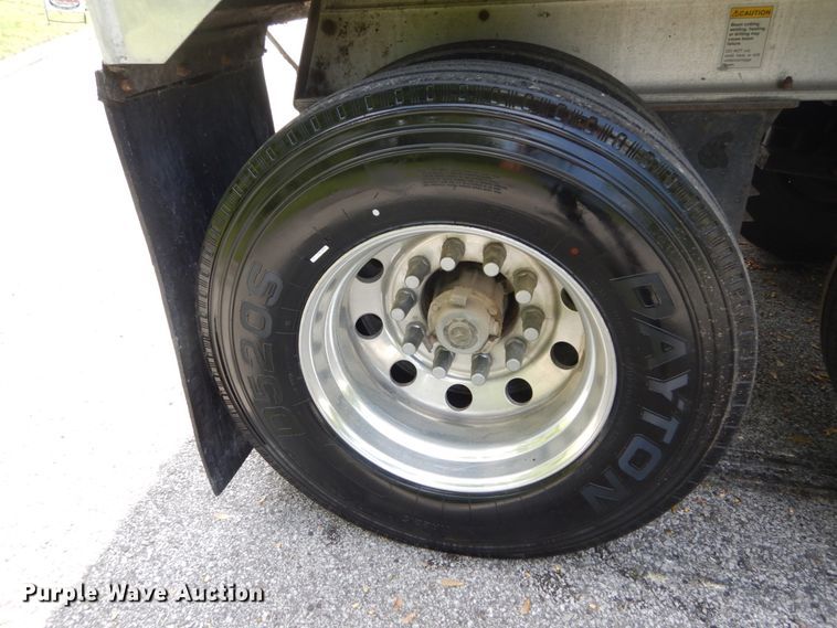 image for item IY9712 2007 East  end dump trailer