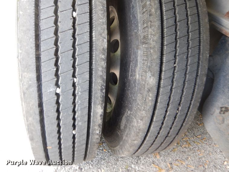 image for item IY9712 2007 East  end dump trailer